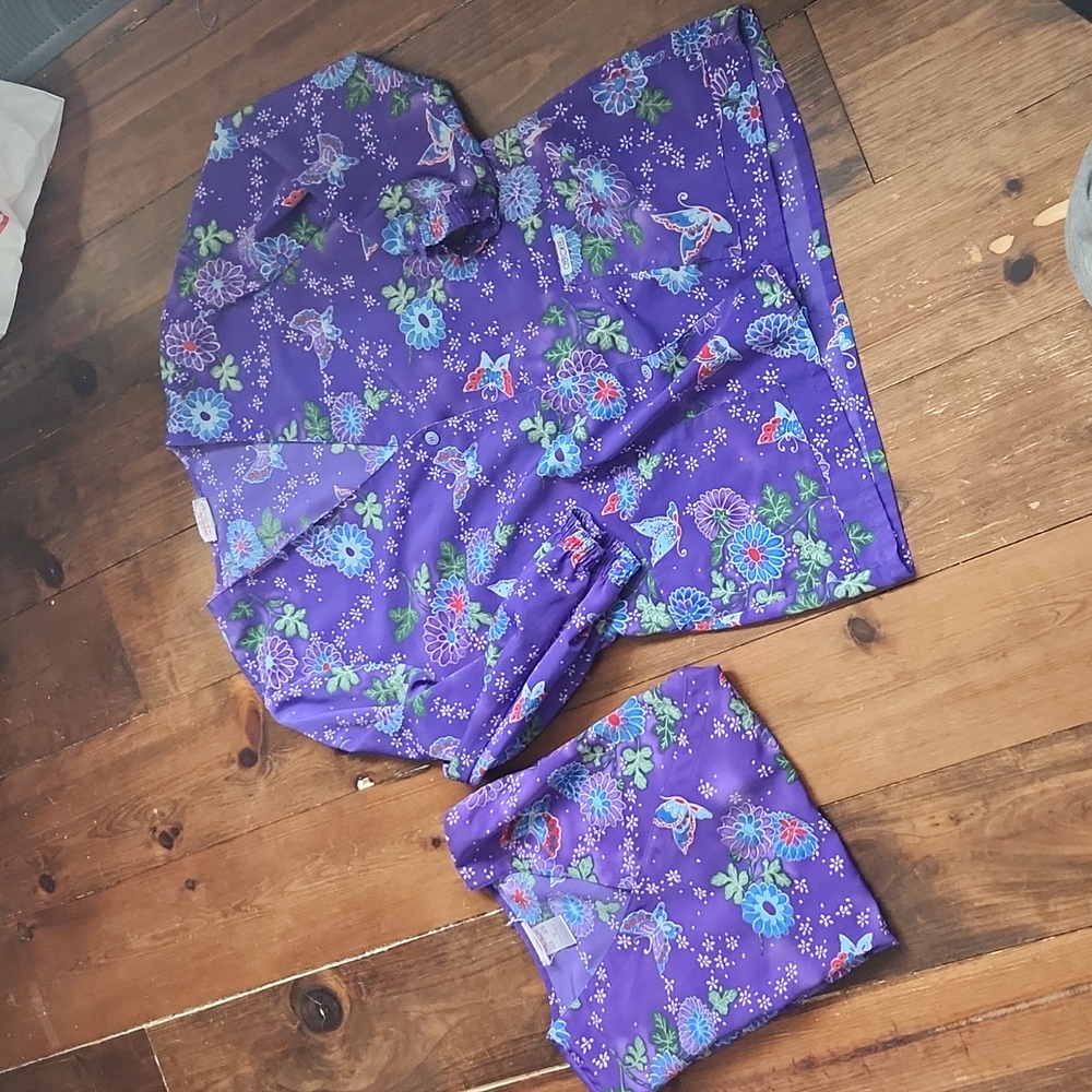 Cherokee 2 piece scrubs top set